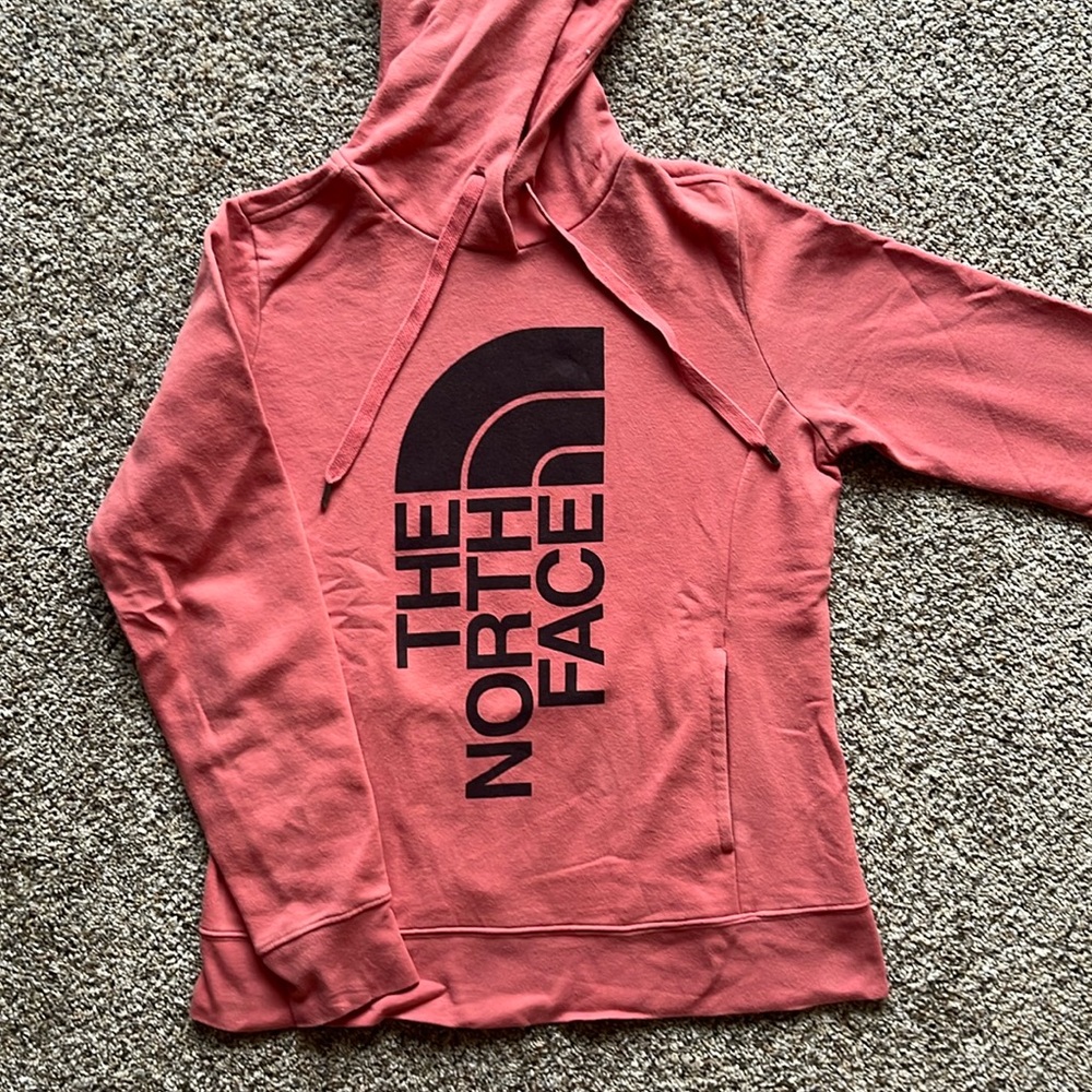 THE NORTH FACE pink sweatshirt